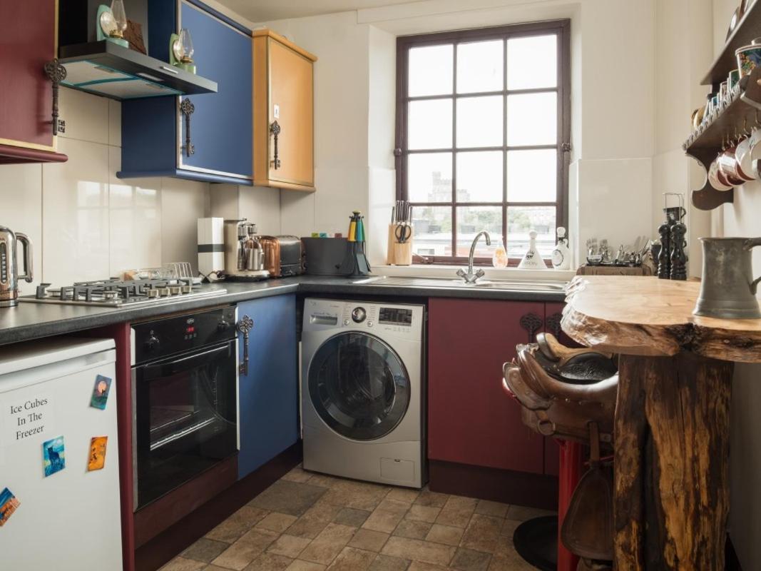 Canongate Luxury Homestay Edinburgh Exterior photo